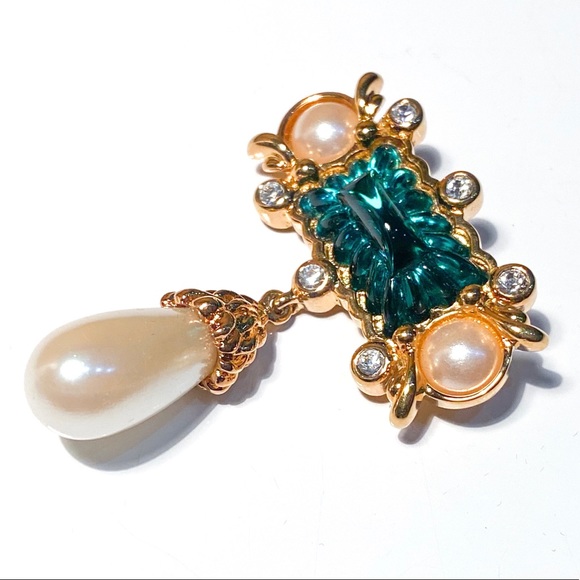 Hutton Wilkinson Pearl and Emerald Green Colored Stone Brooch / Pin - Picture 3 of 16